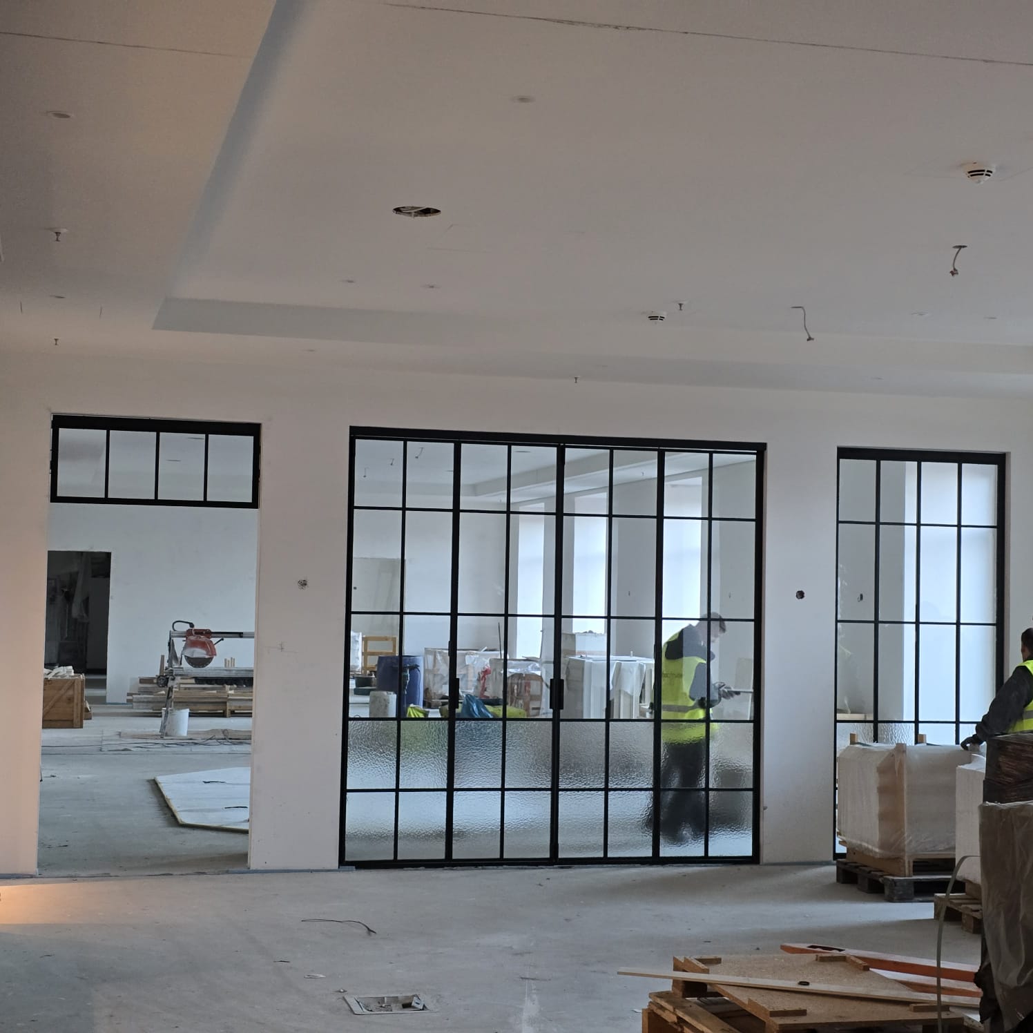 Große Glasfront Gewerbe
